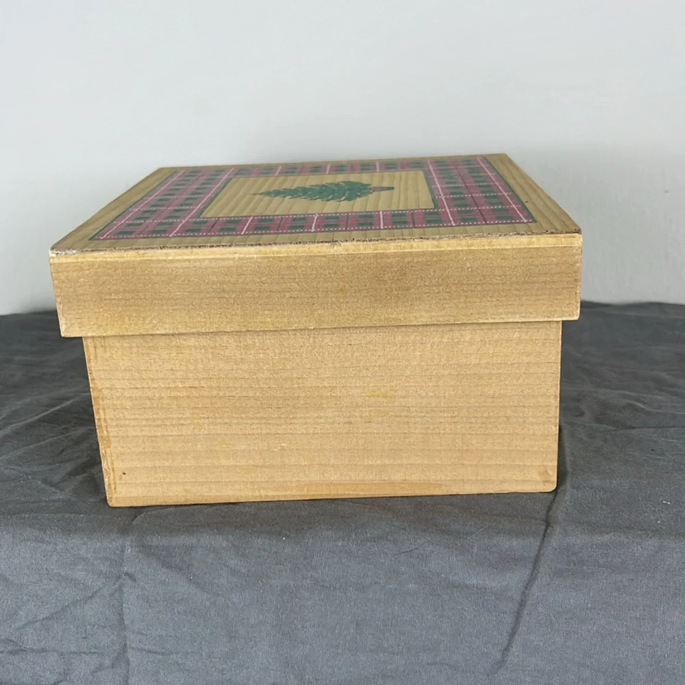 Vtg Hallmark Shaker Box Christmas Tree Plaid Wooden Napkin Holder Storage Box